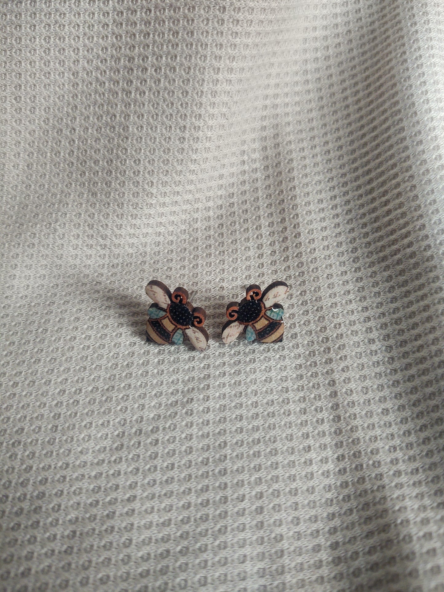 Wooden Bee Stud