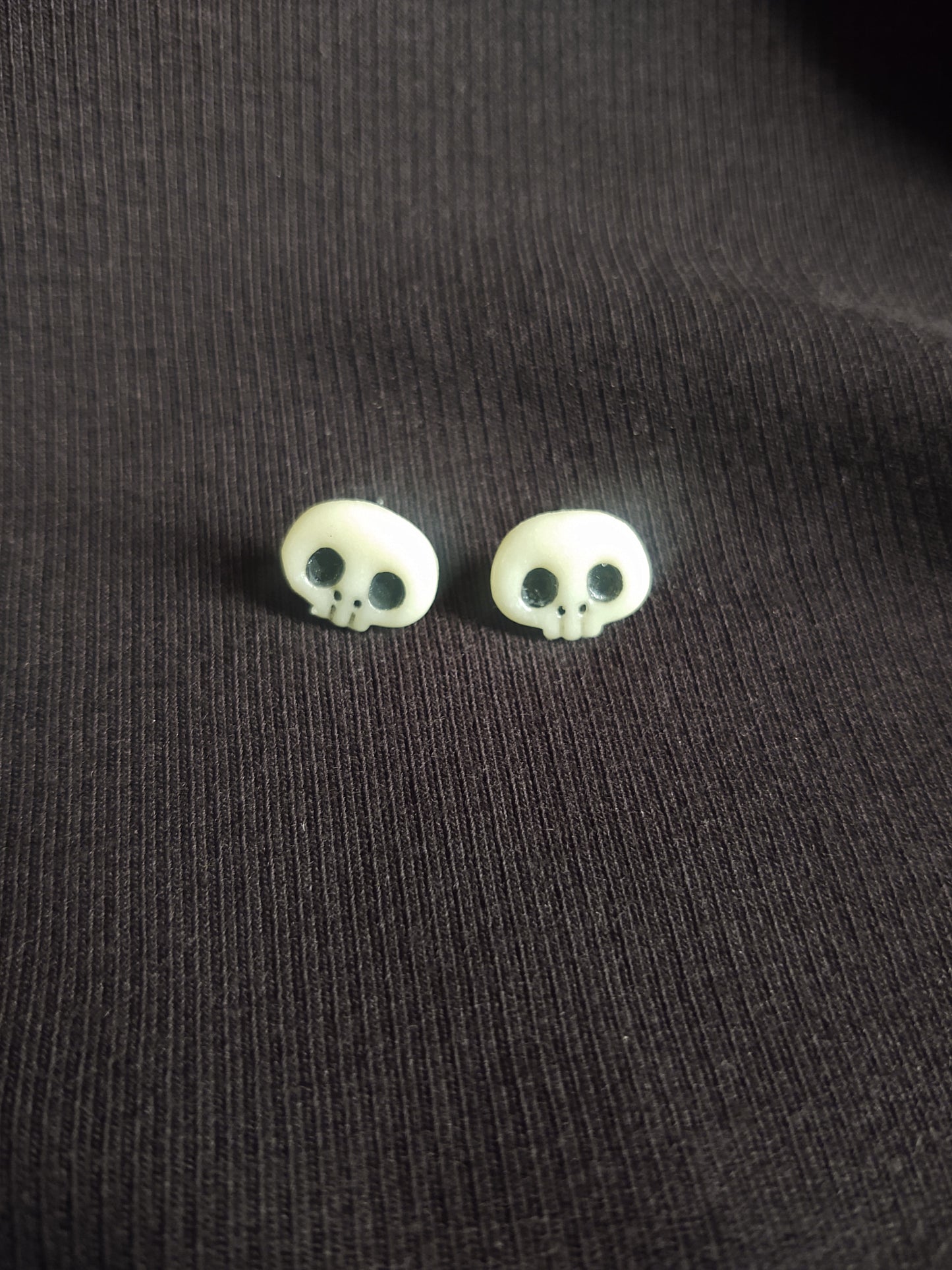 Glow Skull Studs