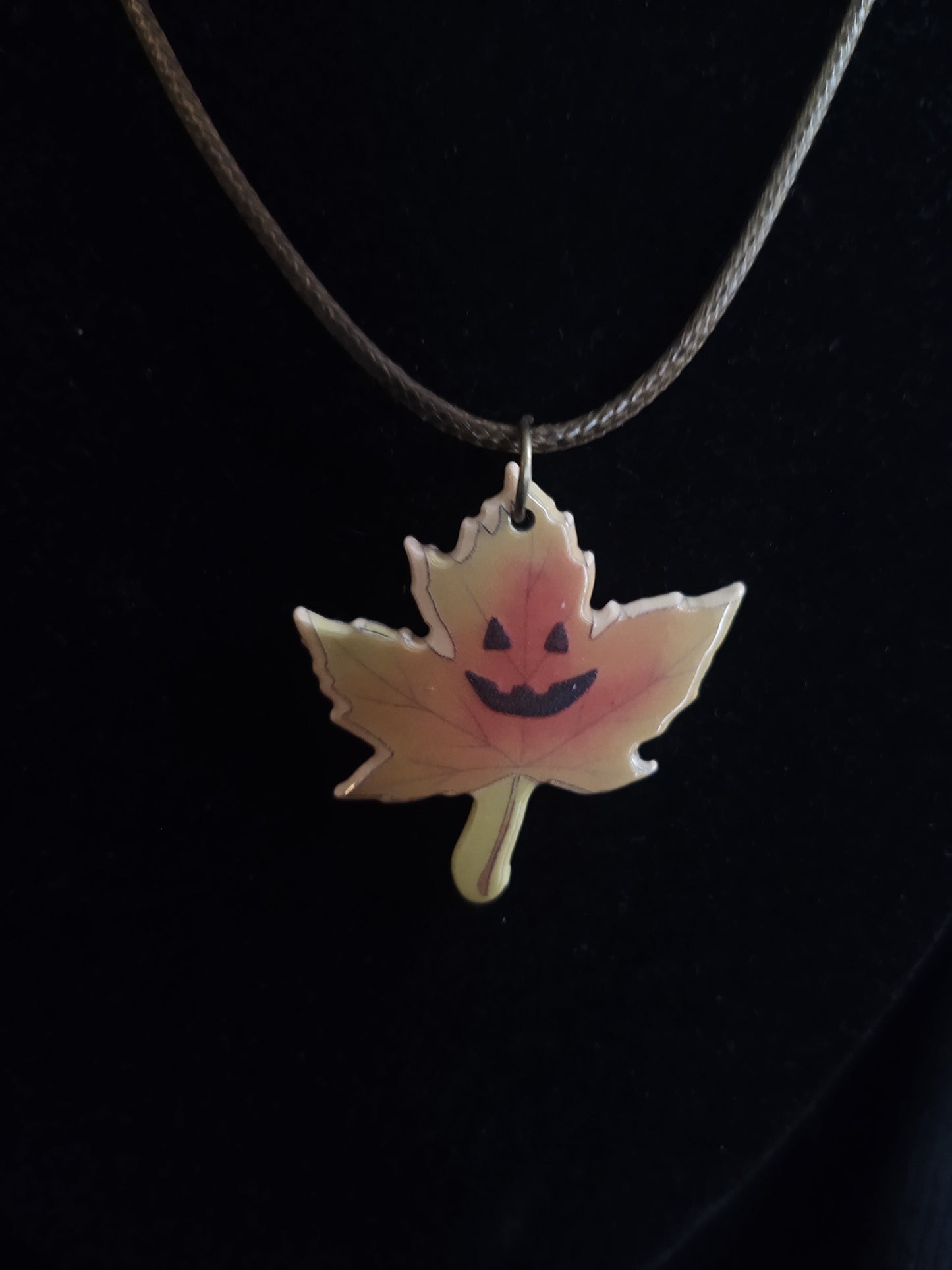Leaf-o-lantern Necklace