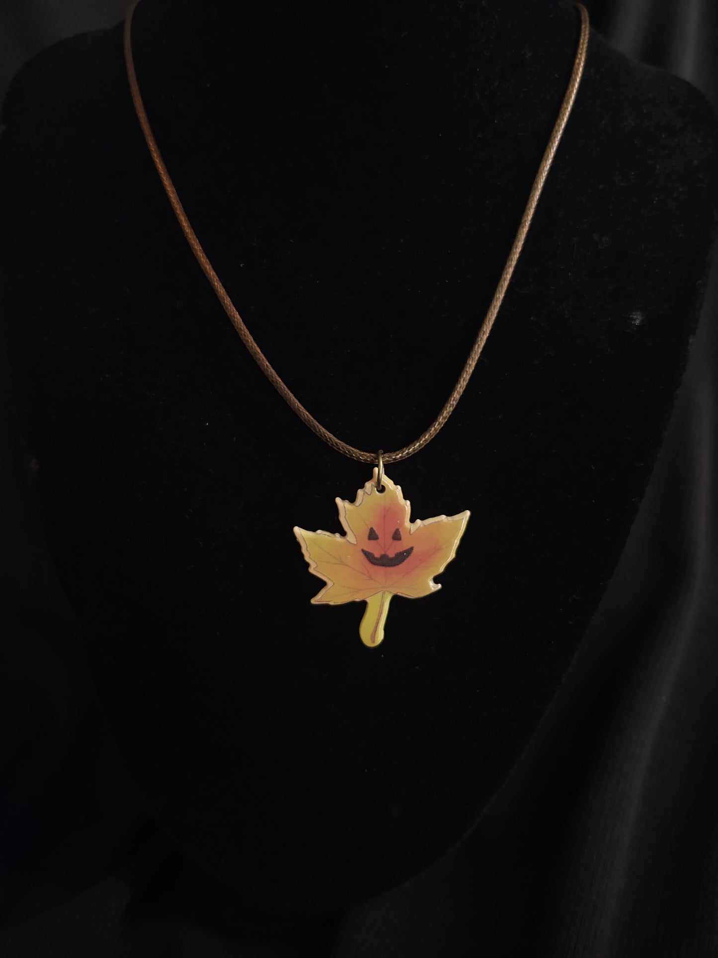 Leaf-o-lantern Necklace