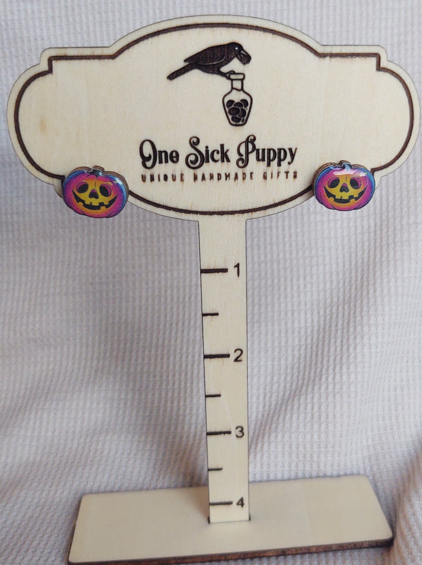 Tie-Dye Jack-o-lantern Wood Stud