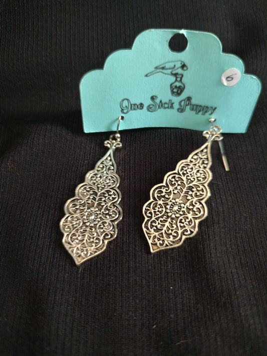 Silver Fillagree Dangle Earrings