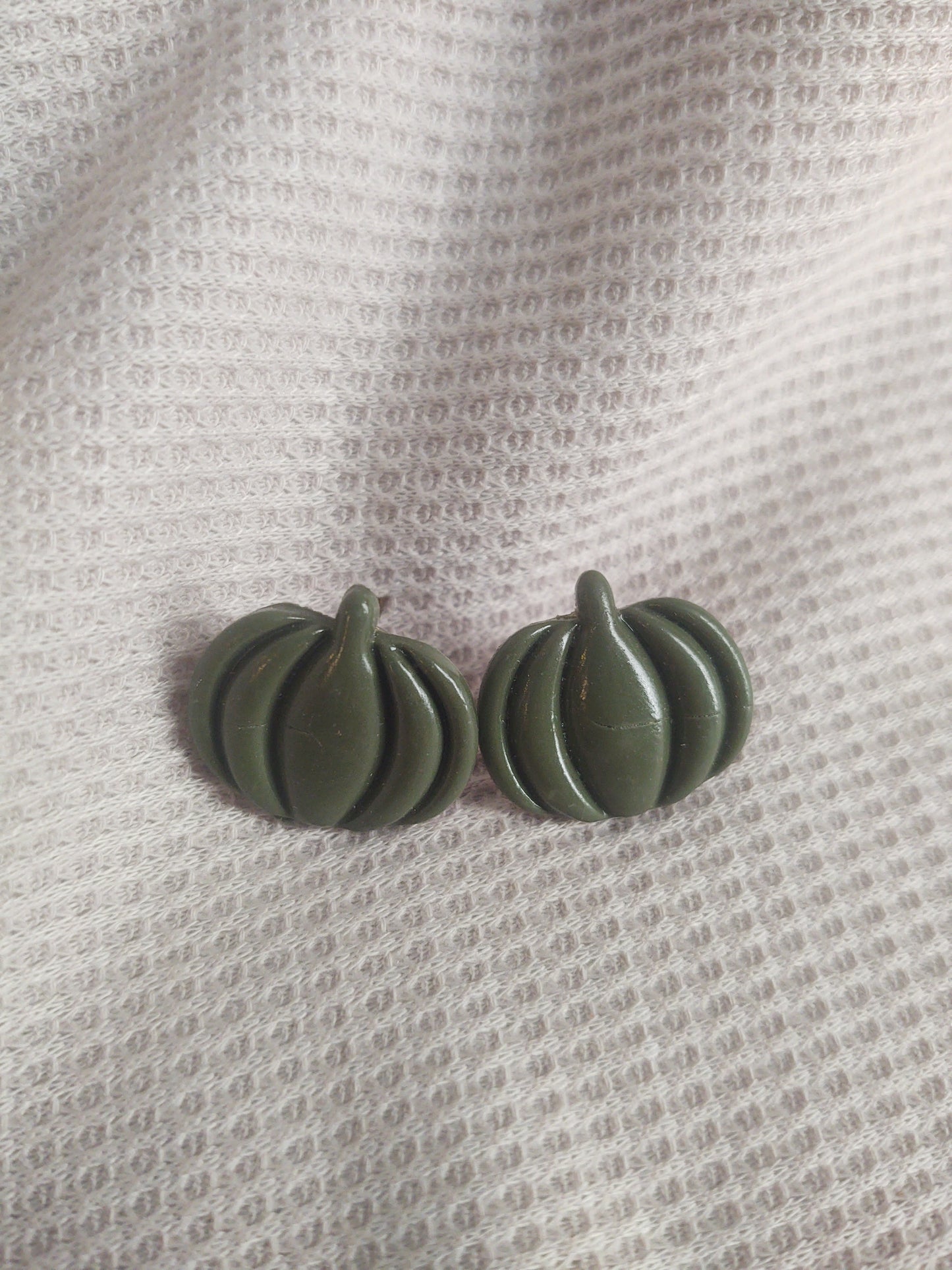 Large Olive Pumpkin Studs