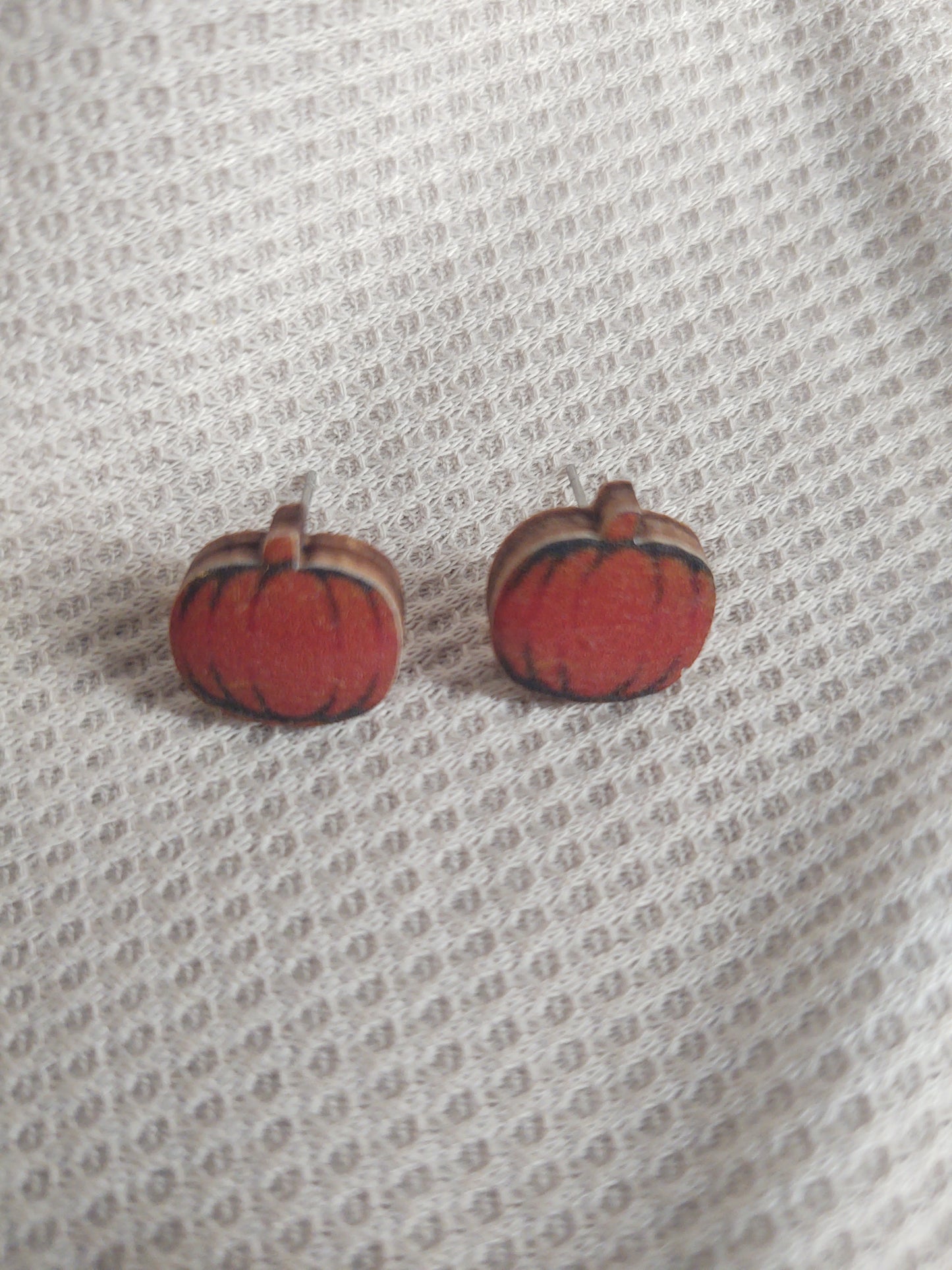 Small Pumpkin Studs