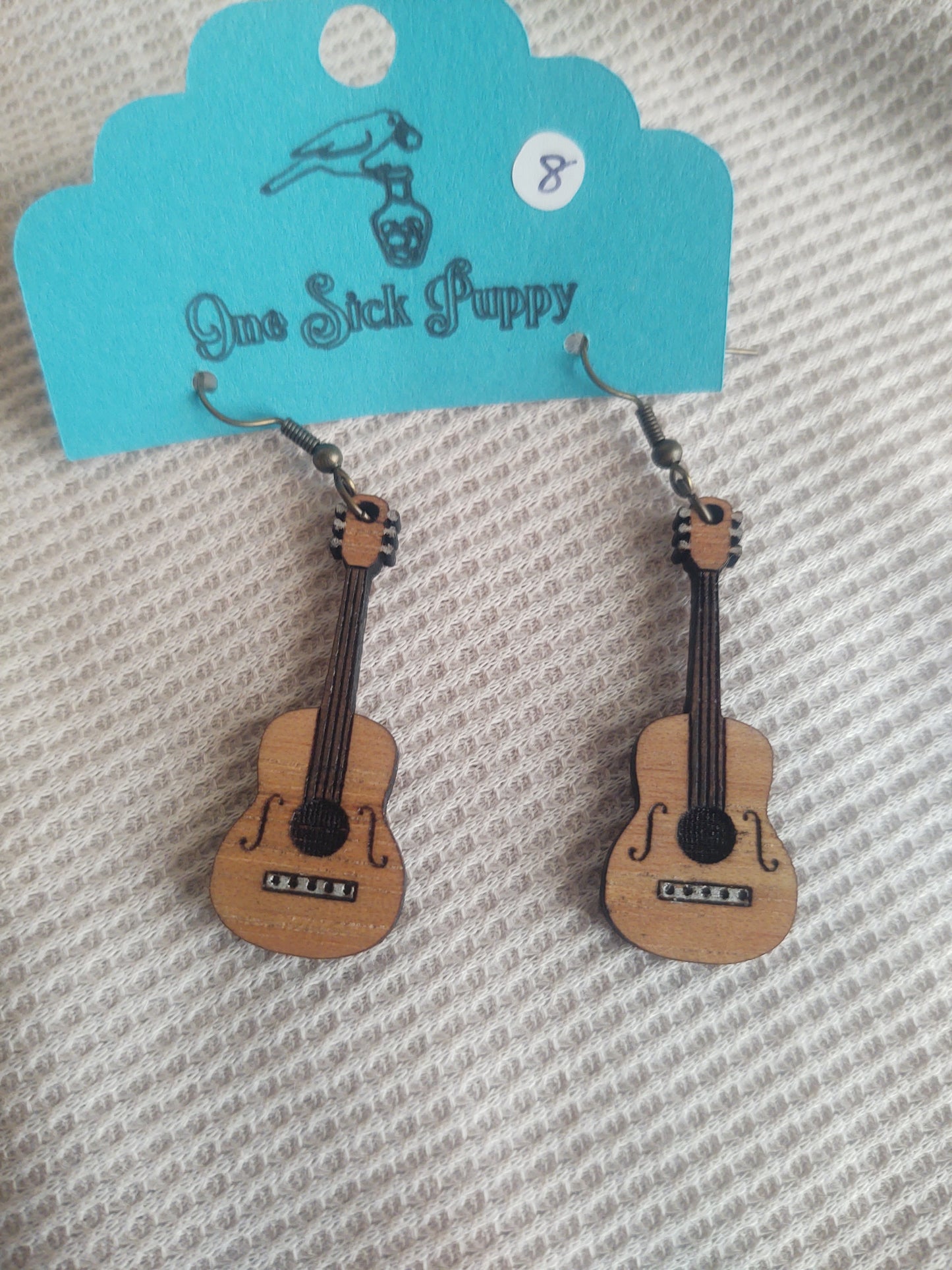 Acoustic Guitar Dangles